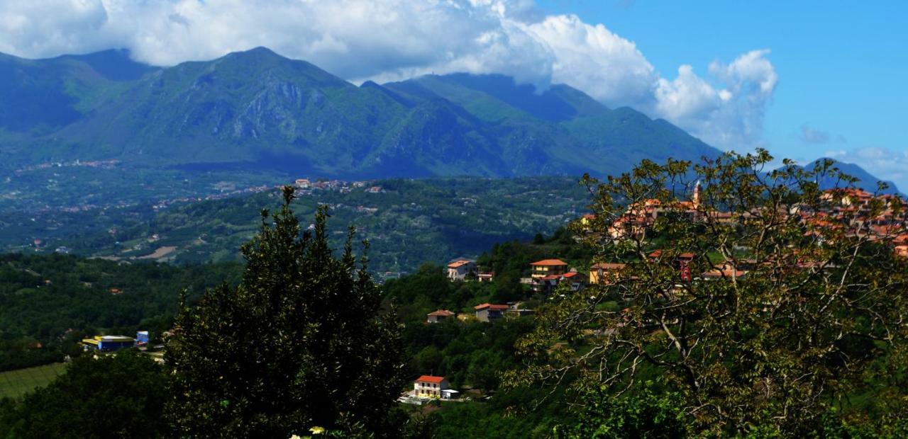 Апартаменты Casa Vacanze L'Agrifoglio Montefalcione Экстерьер фото